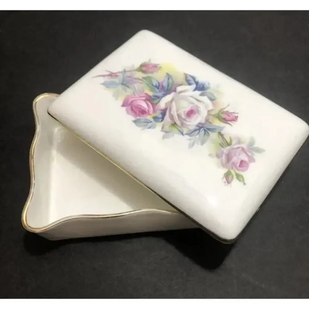 Aynsley Bone China Rectangle lidded trinket box white pink  roses England EUC